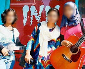 Kashmir Girls Singing