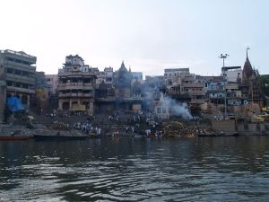 800px-Funeral_on_the_Ghats