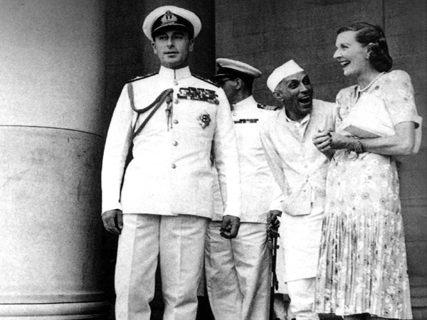 Nehru-with-Edwina